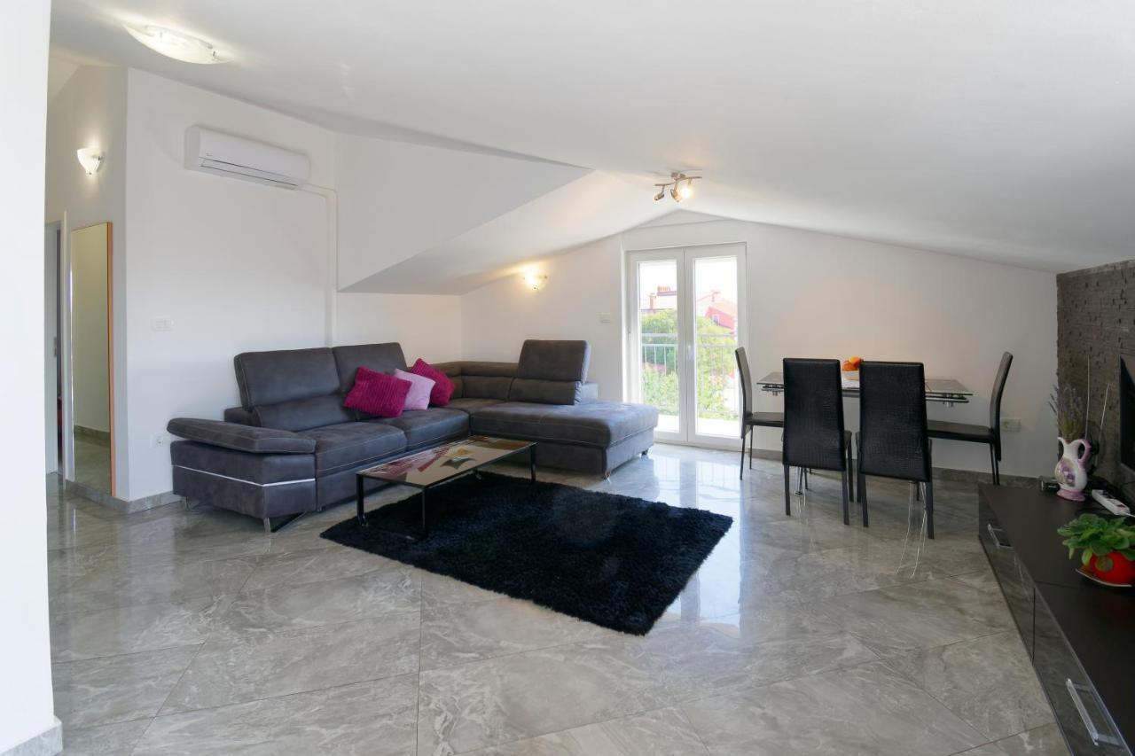 Apartments Goran By Rent Istria Umag Exterior photo